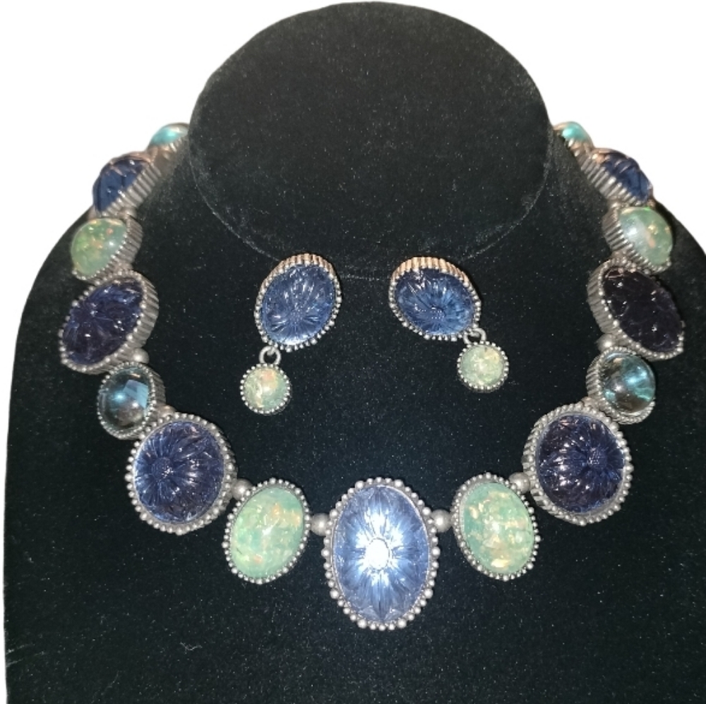 Blue ombre necklace